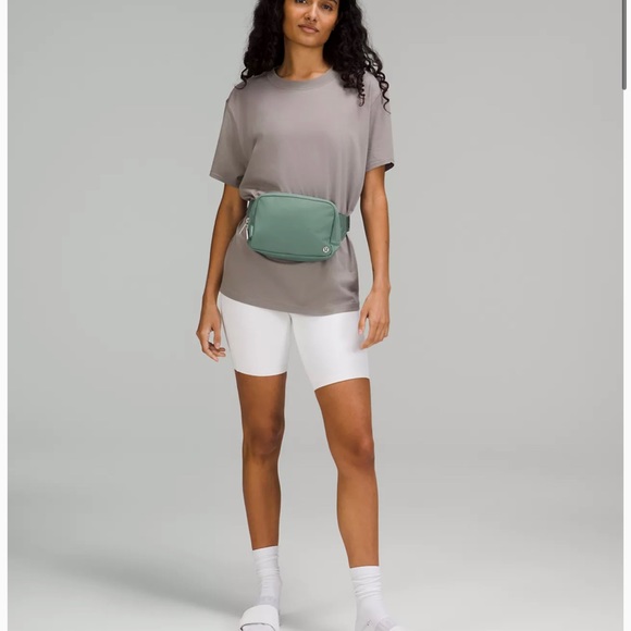 LARGE Lululemon Everywhere Belt Bag-Tidewater Teal - Picture 2 of 8